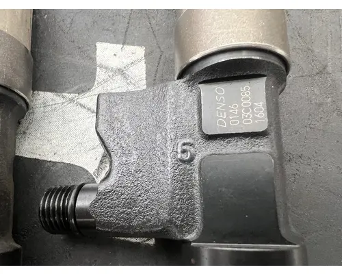 ISUZU 6HK1 Fuel Injector