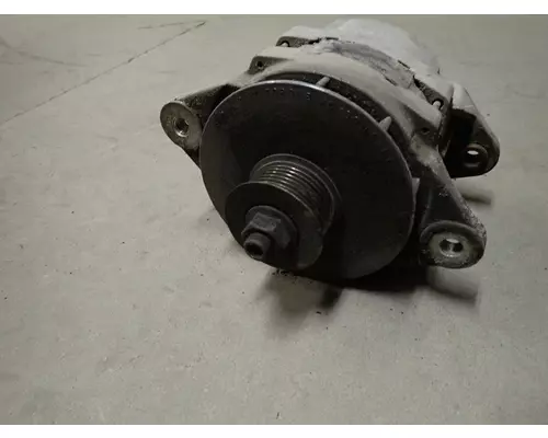 ISUZU C7500 Alternator