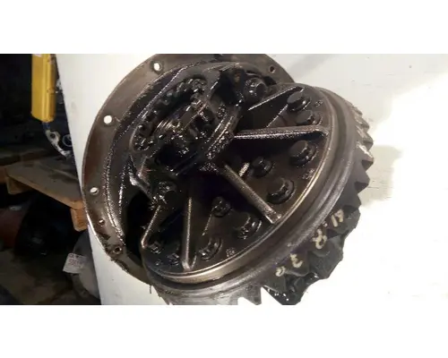 ISUZU D985Y Differential Assembly (Rear, Rear)