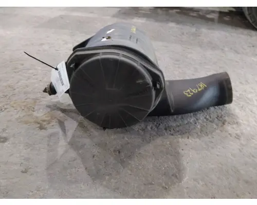 ISUZU FTR AIR CLEANER