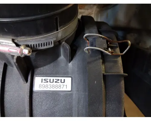 ISUZU FTR AIR CLEANER