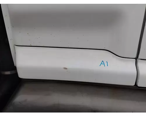 ISUZU FTR CAB SKIRT FILLER PANEL
