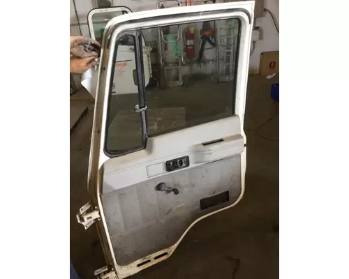 ISUZU FTR DOOR ASSEMBLY, FRONT