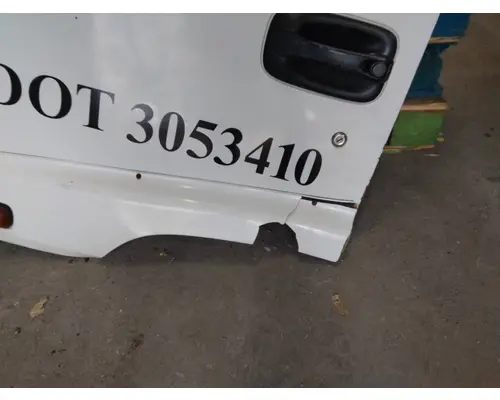 ISUZU FTR DOOR ASSEMBLY, FRONT