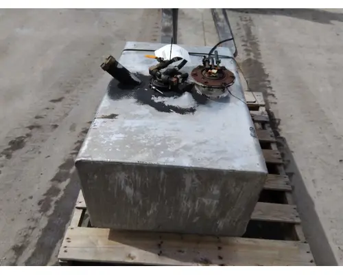 ISUZU FTR FUEL TANK