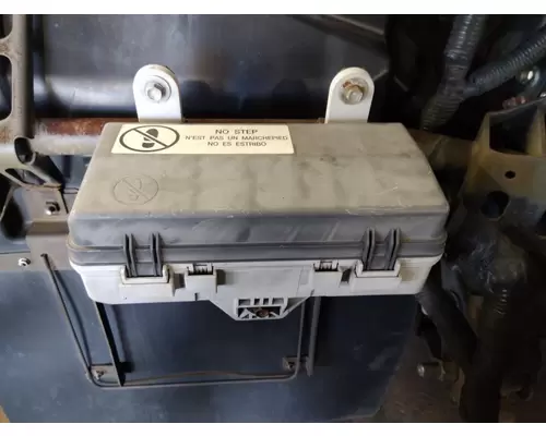 ISUZU FTR FUSE BOX