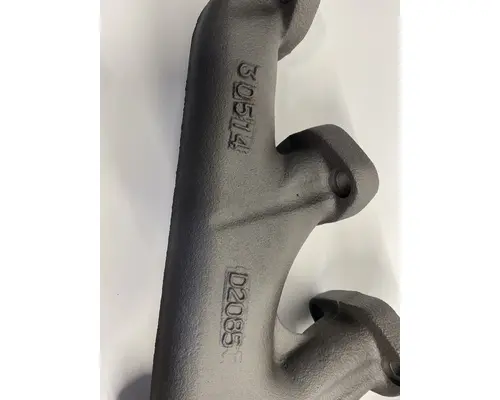 ISUZU G6BG1 Exhaust Manifold