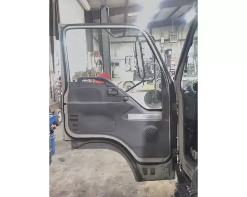 ISUZU NPR 1995-2007 DOOR ASSEMBLY, FRONT