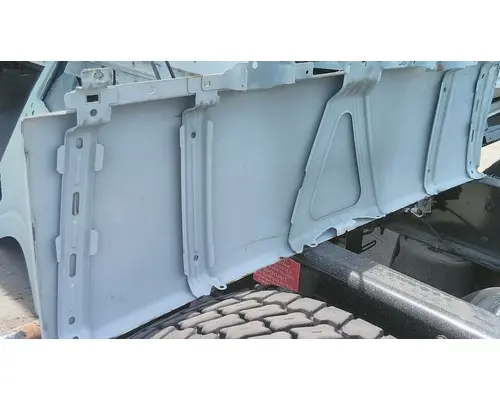 ISUZU NPR HD BODY PARTS, MISC.
