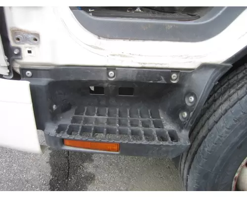 ISUZU NPR HD CAB STEP