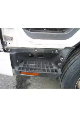 ISUZU NPR HD CAB STEP