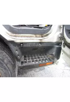 ISUZU NPR HD CAB STEP