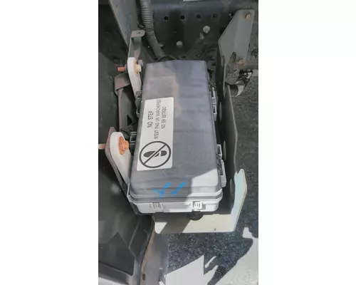 ISUZU NPR HD FUSE BOX