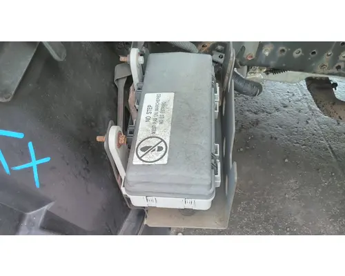 ISUZU NPR HD FUSE BOX