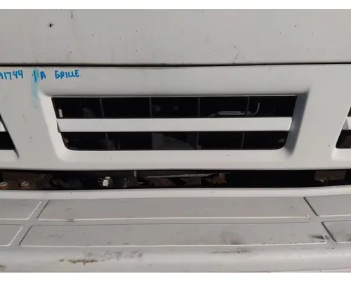 ISUZU NPR HD GRILLE