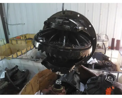 ISUZU NPRR456 DIFFERENTIAL ASSEMBLY REAR REAR