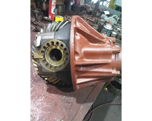 ISUZU NPRR513 DIFFERENTIAL ASSEMBLY REAR REAR