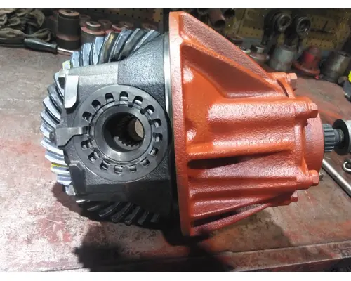 ISUZU NPRR538 DIFFERENTIAL ASSEMBLY REAR REAR