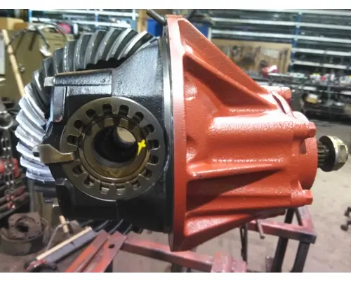 ISUZU NPRR538 DIFFERENTIAL ASSEMBLY REAR REAR