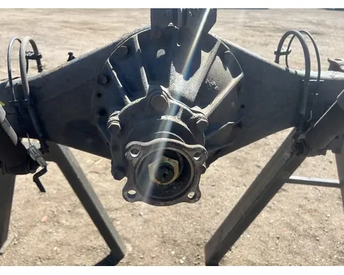 ISUZU NPR Axle Assembly, Rear