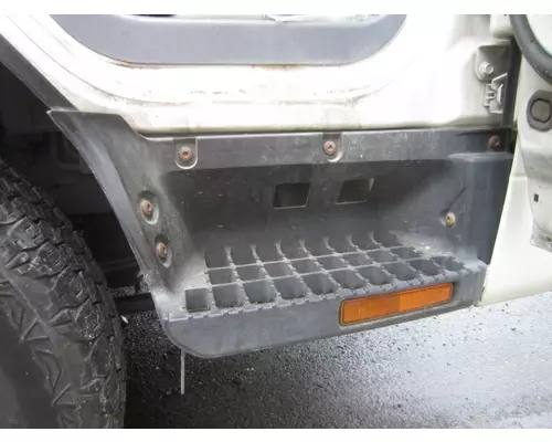 ISUZU NPR CAB STEP