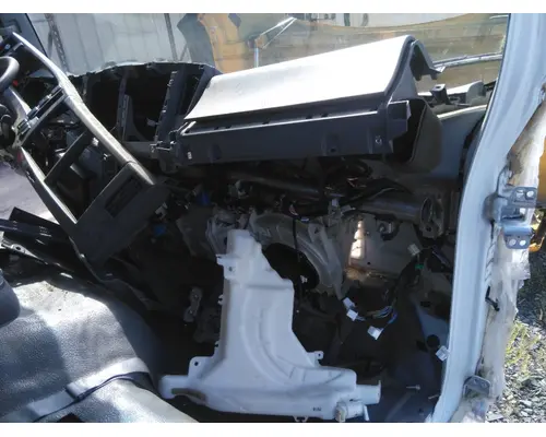 ISUZU NPR CAB