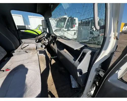 ISUZU NPR Cab
