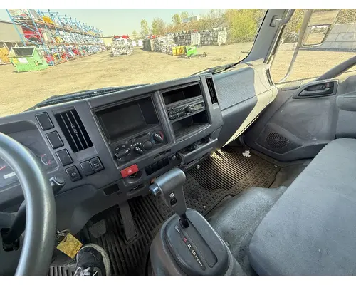 ISUZU NPR Complete Vehicle