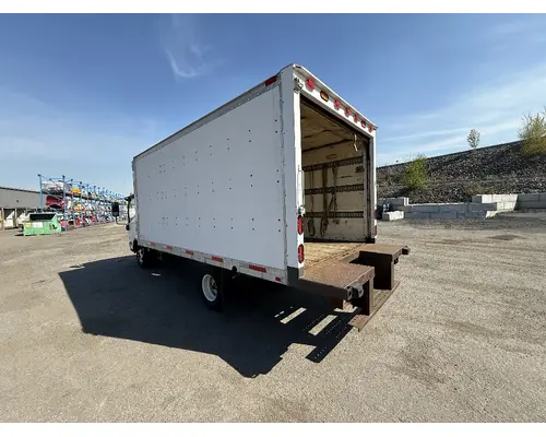 ISUZU NPR Complete Vehicle