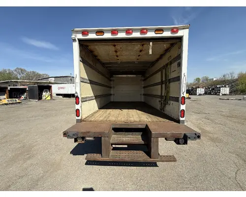 ISUZU NPR Complete Vehicle