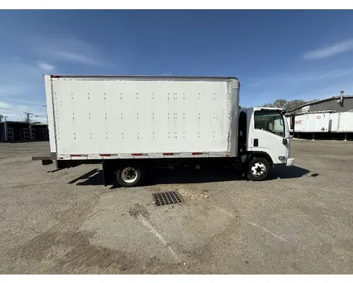 ISUZU NPR Complete Vehicle