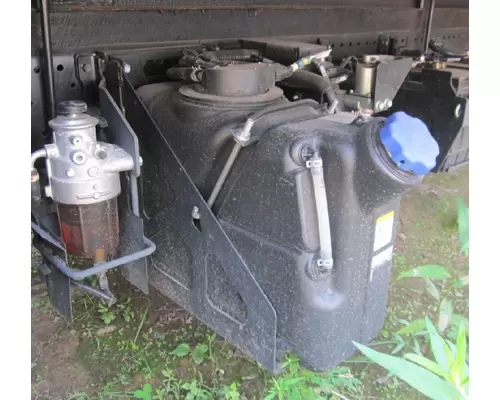ISUZU NPR DEF Tank