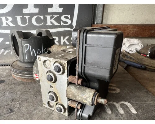 ISUZU NPR ECM (Brake & ABS)