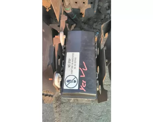 ISUZU NPR FUSE BOX