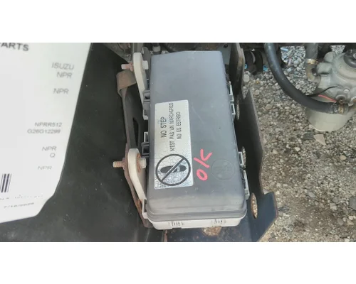 ISUZU NPR FUSE BOX
