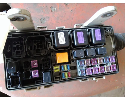 ISUZU NPR FUSE BOX