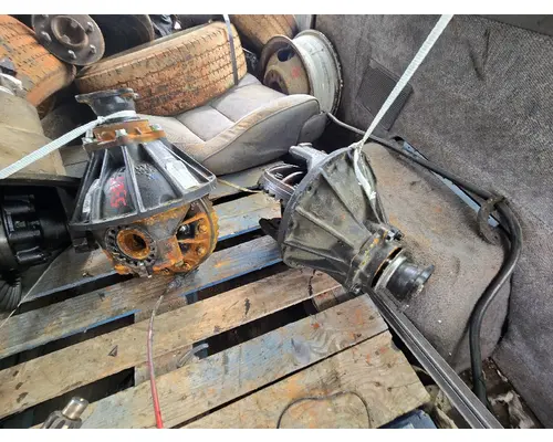 ISUZU NPR Rears (Rear)