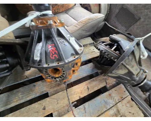 ISUZU NPR Rears (Rear)