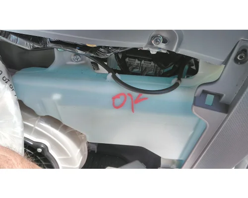 ISUZU NPR WINDSHIELD WASHER RESERVOIR