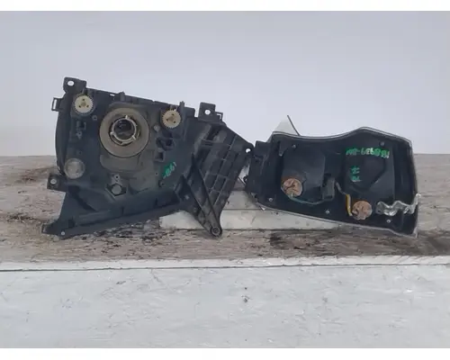 ISUZU NQR 2004-2007 HEADLAMP ASSEMBLY