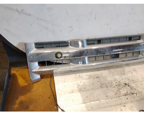 ISUZU NQR 2008-2014 GRILLE
