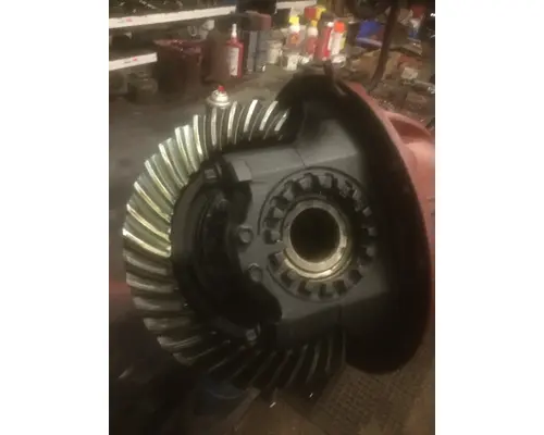 ISUZU NQRR586 DIFFERENTIAL ASSEMBLY REAR REAR