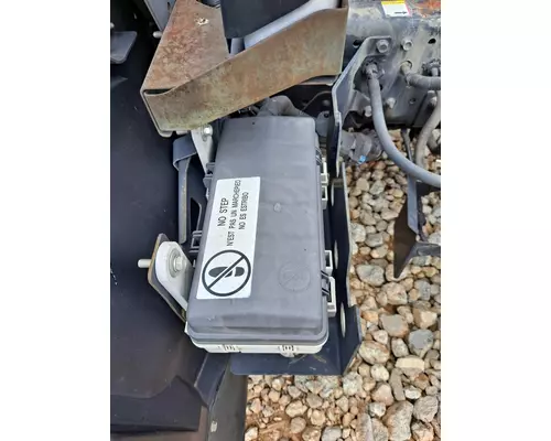 ISUZU NQR FUSE BOX