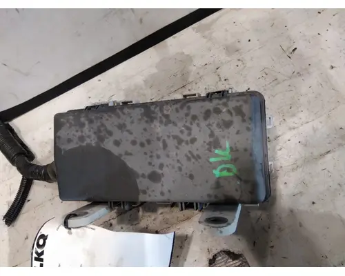 ISUZU NQR FUSE BOX