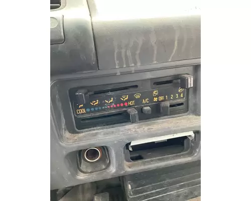 ISUZU NQR Temperature Control