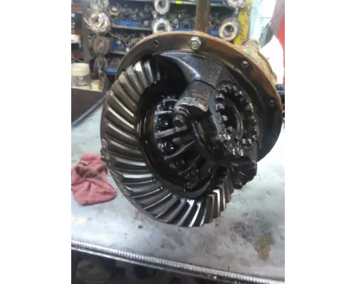 ISUZU NRRR557 DIFFERENTIAL ASSEMBLY REAR REAR