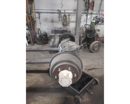 ISUZU NRR AXLE HOUSING, REAR (REAR)