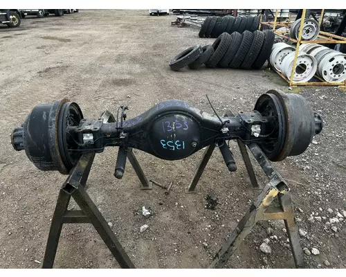 ISUZU NRR Axle Assembly, Rear