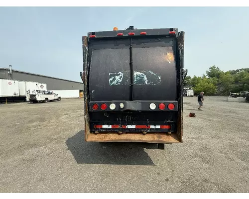 ISUZU NRR Complete Vehicle