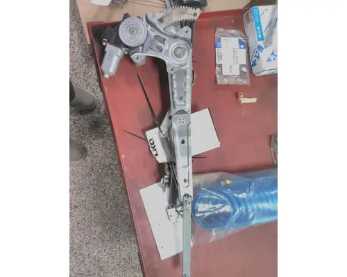 ISUZU NRR DOOR WINDOW REGULATOR